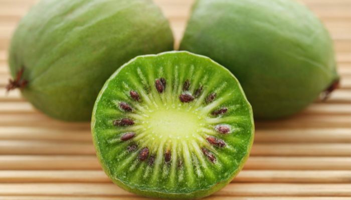 mini kiwi berry superfood