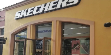 Skechers Uno - Back Lit