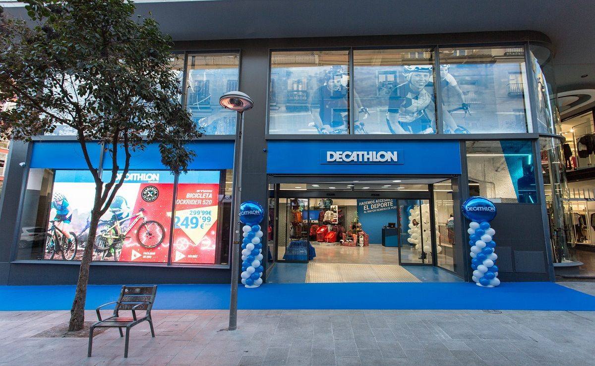 Decathlon rebaja cerca del 30% el chándal fitness cardio Adidas