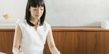 Estas son las prendas que Marie Kondo siempre conserva en su armario