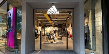 Adidas tira el precio de estas ALPHABOOST V1