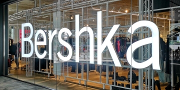 Jeans galácticos de Bershka