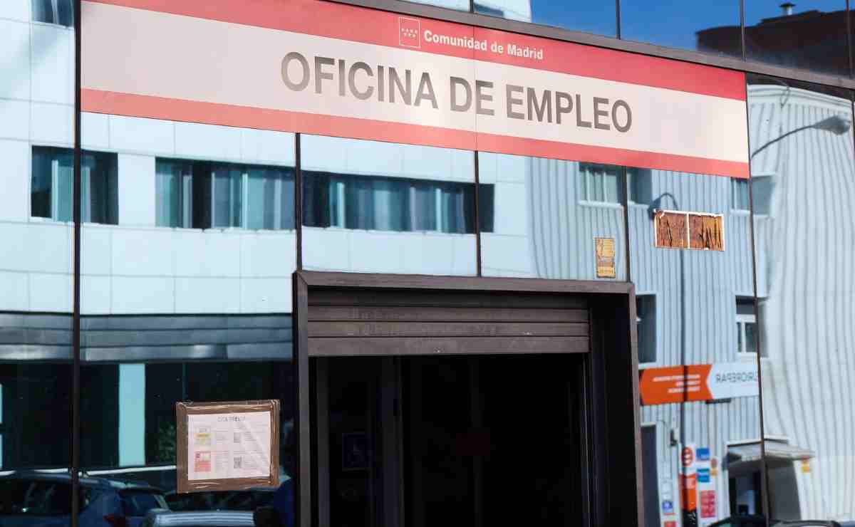 Suspensión del paro por baja de 19 semanas