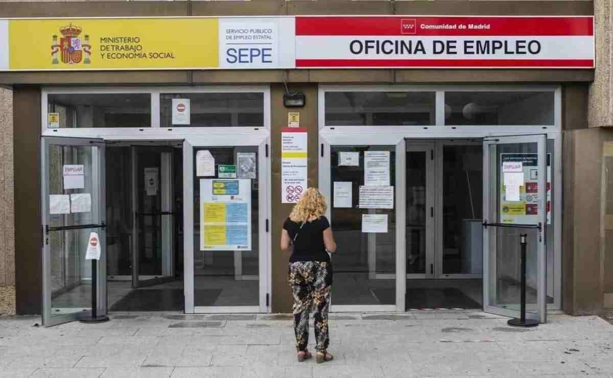 El negocio ilegal de las citas del SEPE