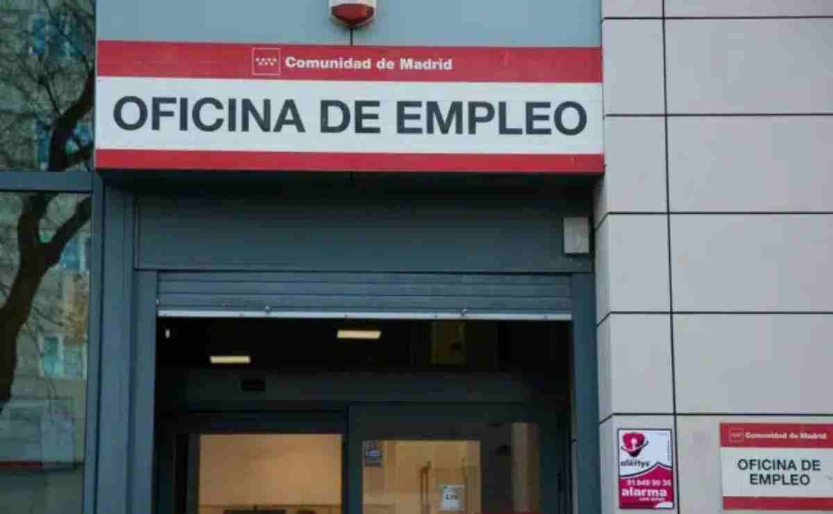 SEPE advierte sobre trabajar y cobrar el subsidio a la vez