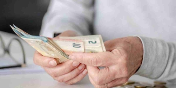 Seguir trabajando tras la jubilación ya tiene ventajas reales en España