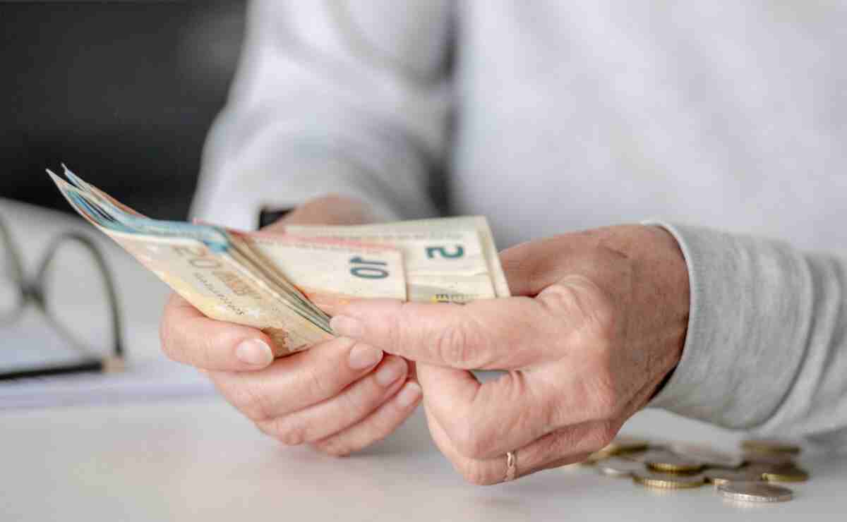 Seguir trabajando tras la jubilación ya tiene ventajas reales en España